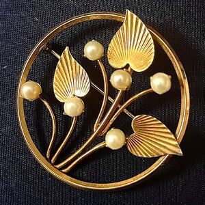 Vintage Krementz Signed Brooch, Cultured Pearls
